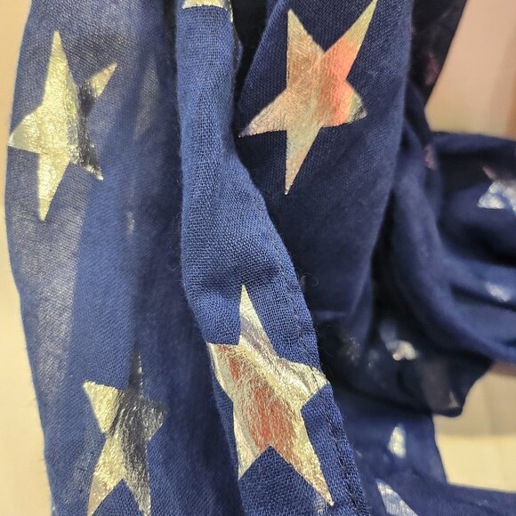 NWT Americana Navy With Shining Silver Stars Lightweight Shear Circle Scarf - Picture 2 of 9